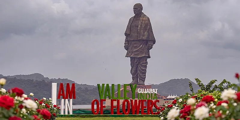 Statue of Unity 1N 2D